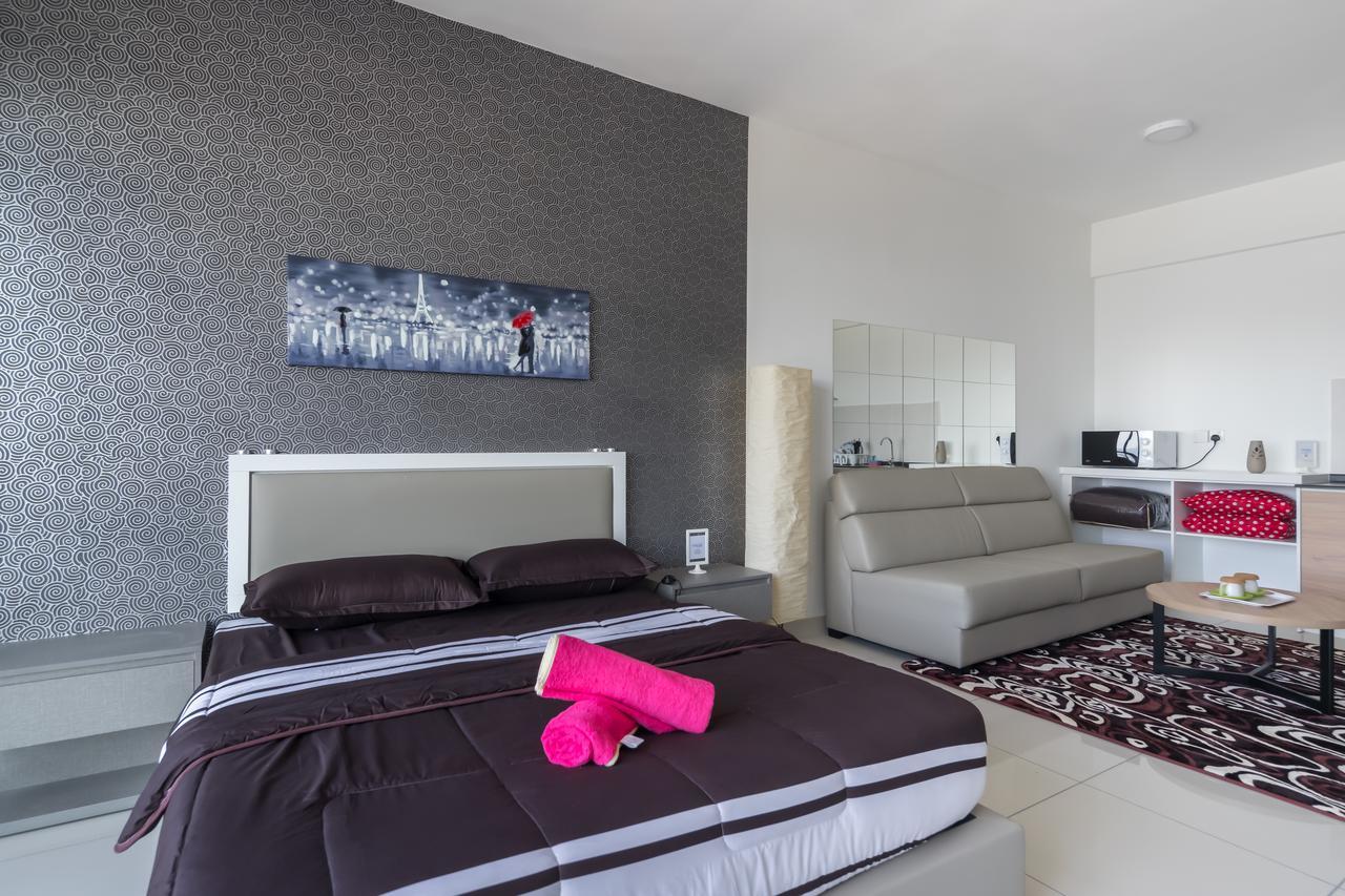 Comfort Zone Premium Guesthouse @ Evo Bangi Extérieur photo