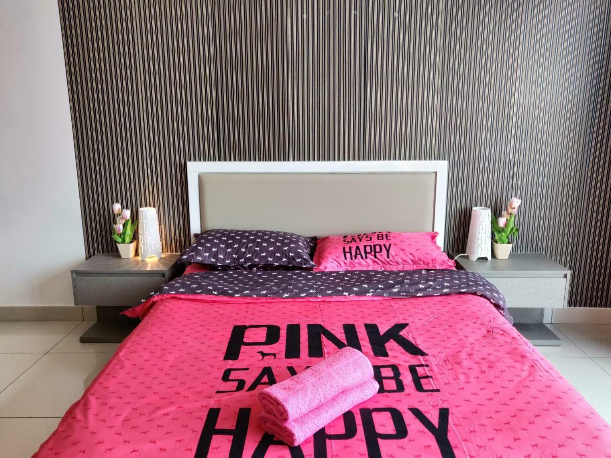 Comfort Zone Premium Guesthouse @ Evo Bangi Extérieur photo